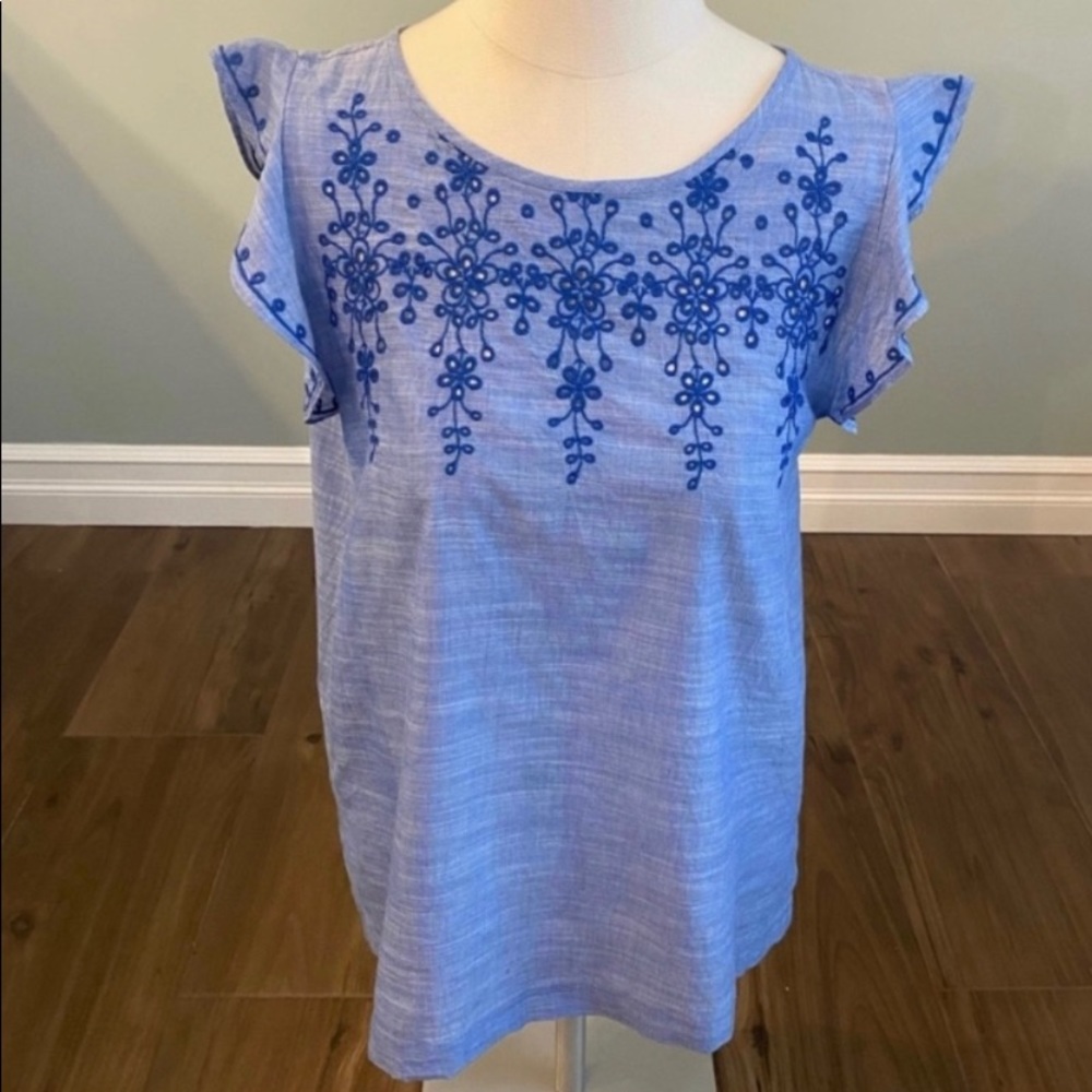 LOFT NWT woven blue chambray top with embroidery - size S